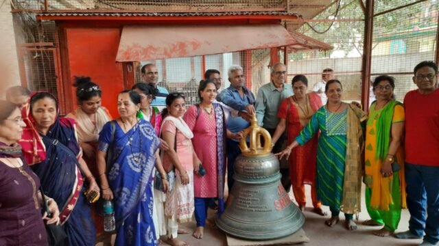 kashi gaya pryag Yatra group photo